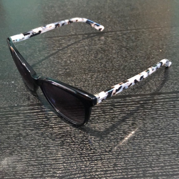 Ted Baker Accessories - Brand Name glasses no case